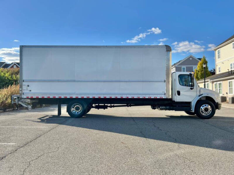 2018 Freightliner M2 106