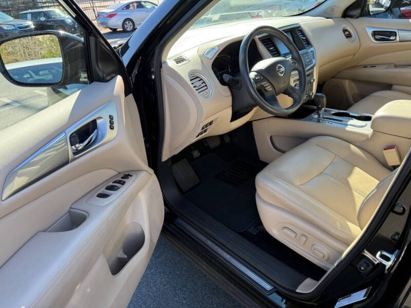 2017 Nissan Pathfinder SL