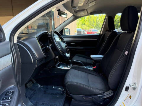 2017 Mitsubishi Outlander ES