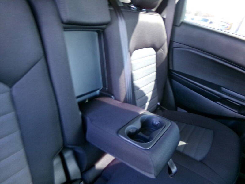 2023 Ford Edge SE