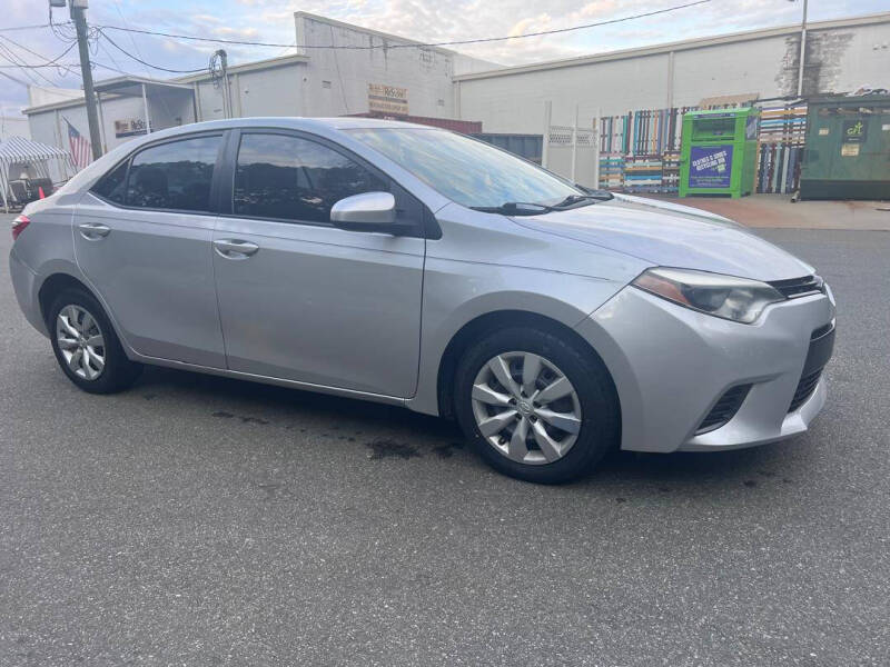 2016 Toyota Corolla LE photo 2