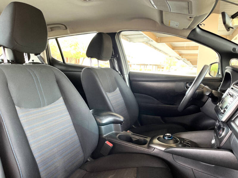 2019 Nissan LEAF S
