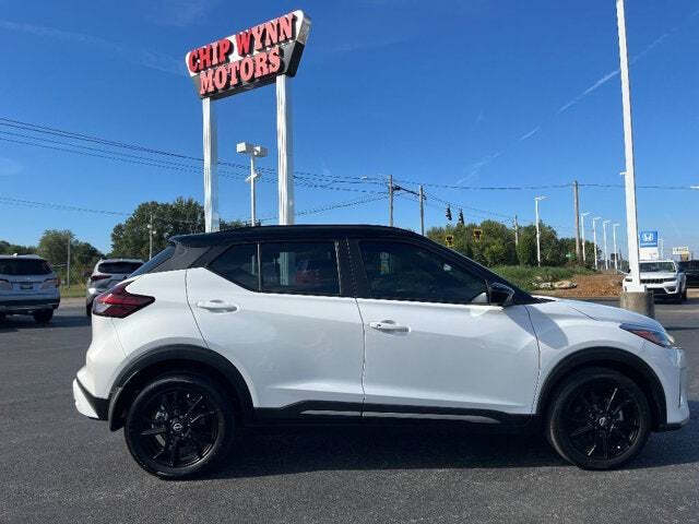 2023 Nissan Kicks SR