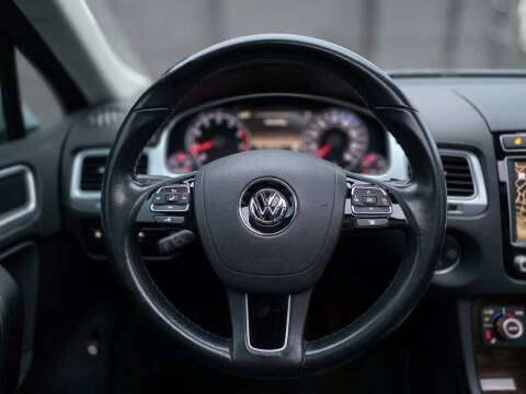 2015 Volkswagen Touareg V6 Lux