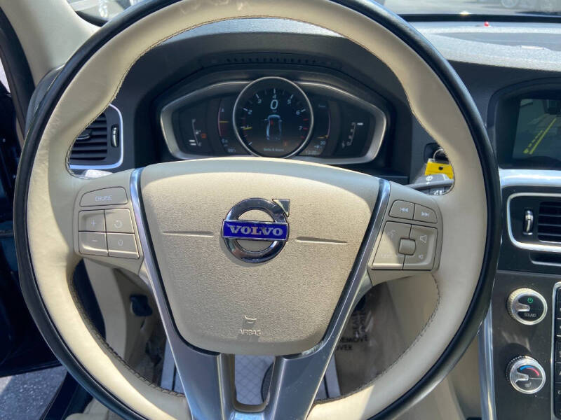 2015 Volvo S60 T5 Drive-E Platinum