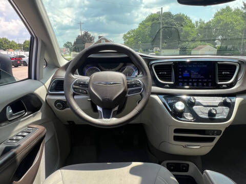 2017 Chrysler Pacifica Touring