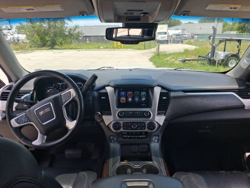 2017 GMC Yukon XL SLT
