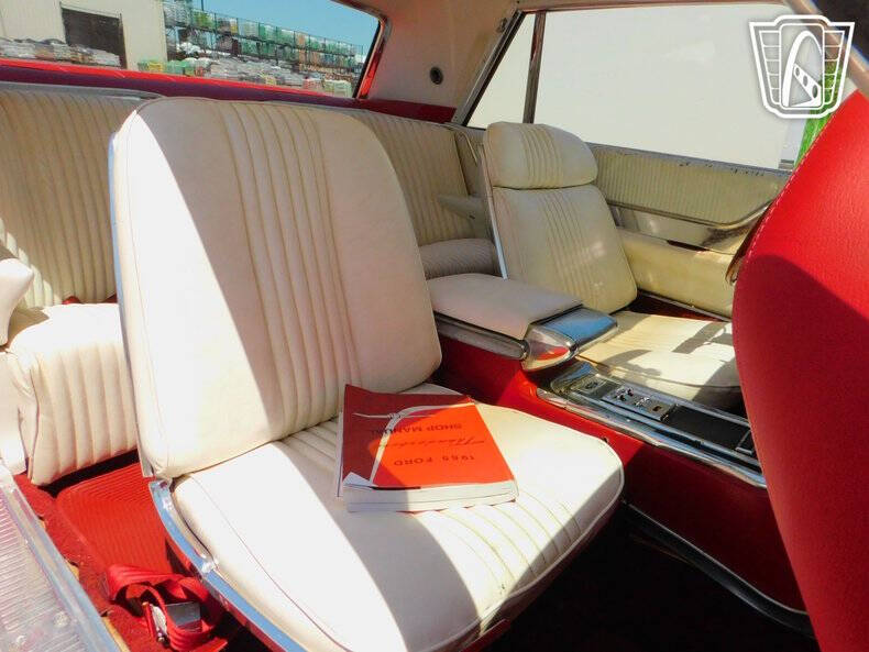 1965 Ford Thunderbird