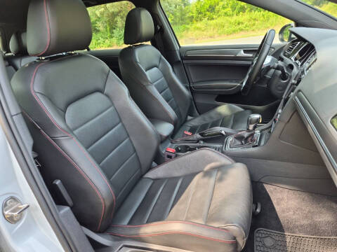 2020 Volkswagen Golf GTI SE