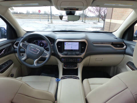 2023 GMC Acadia Denali