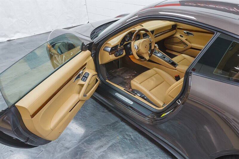 2014 Porsche 911 Carrera 4S