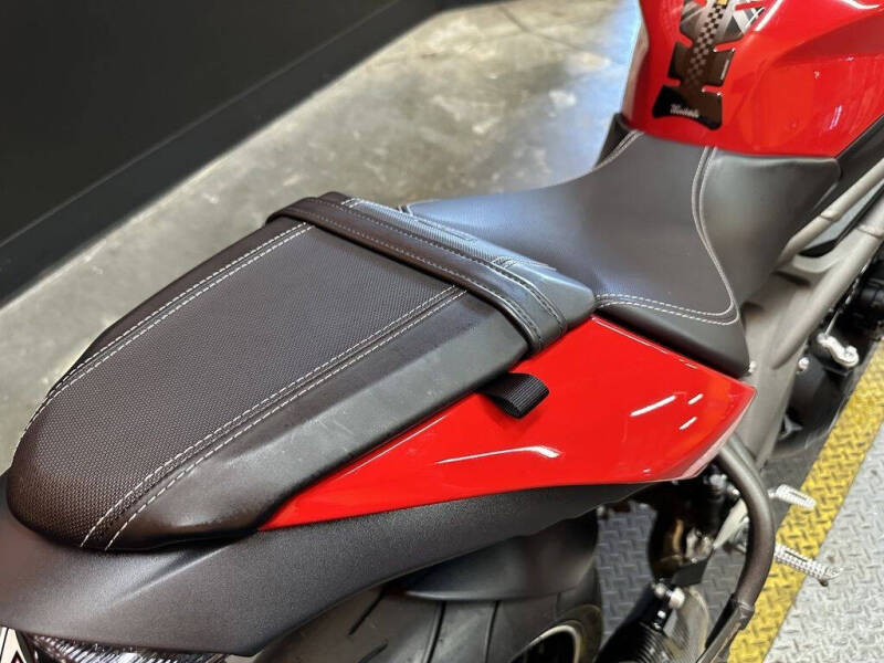 2017 Triumph Speed Triple S ABS Diablo Red