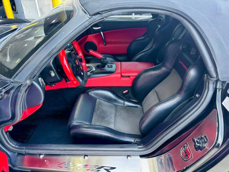 2004 Dodge Viper SRT-10