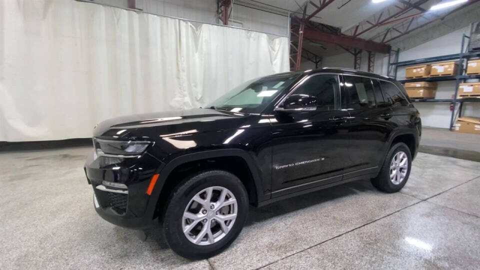 2022 Jeep Grand Cherokee for sale at Victoria Auto Sales in Victoria, MN