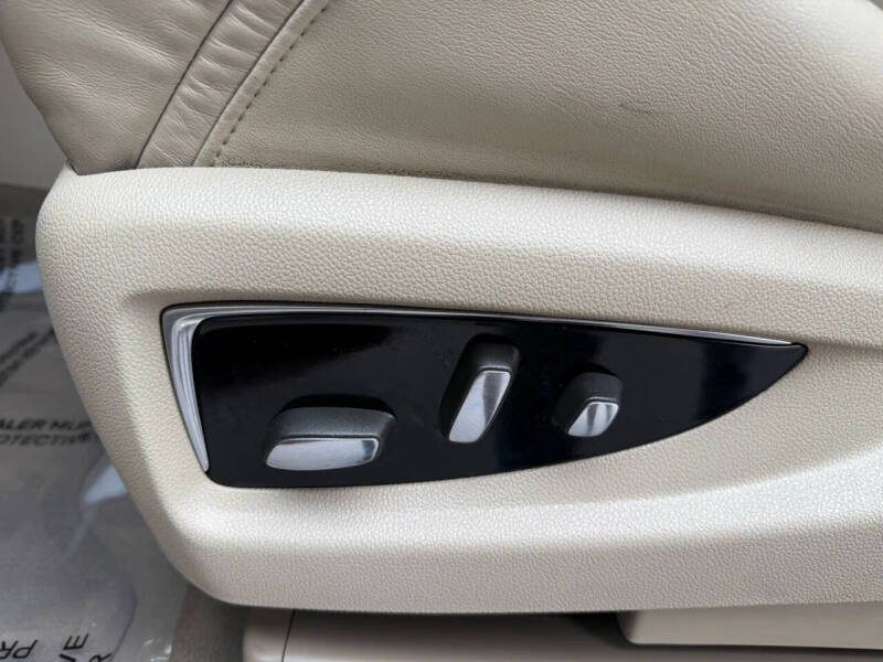 2015 Cadillac Escalade Luxury