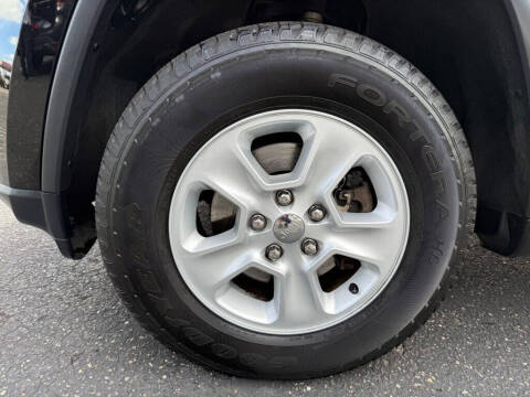 2017 Jeep Grand Cherokee Laredo