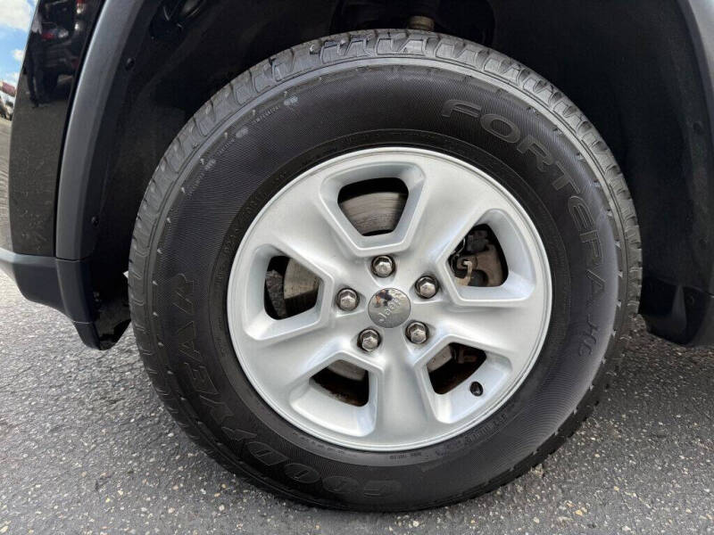 2017 Jeep Grand Cherokee Laredo