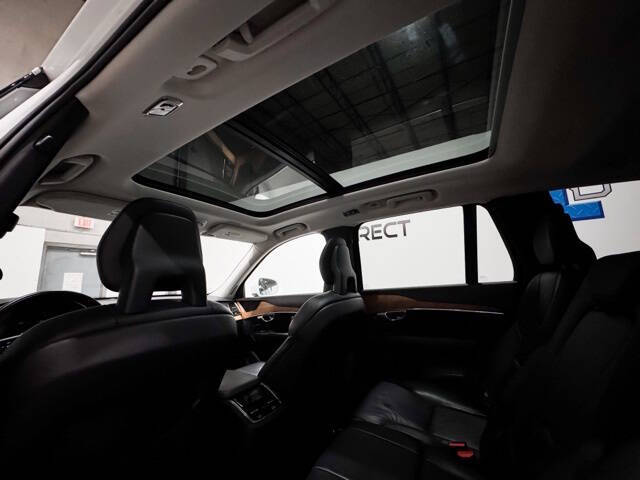 2021 Volvo XC90 T6 Momentum 7-Passenger