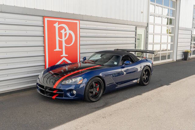 2005 Dodge Viper 29