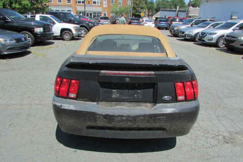 2000 Ford Mustang