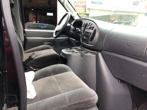 2004 Ford E-Series Wagon