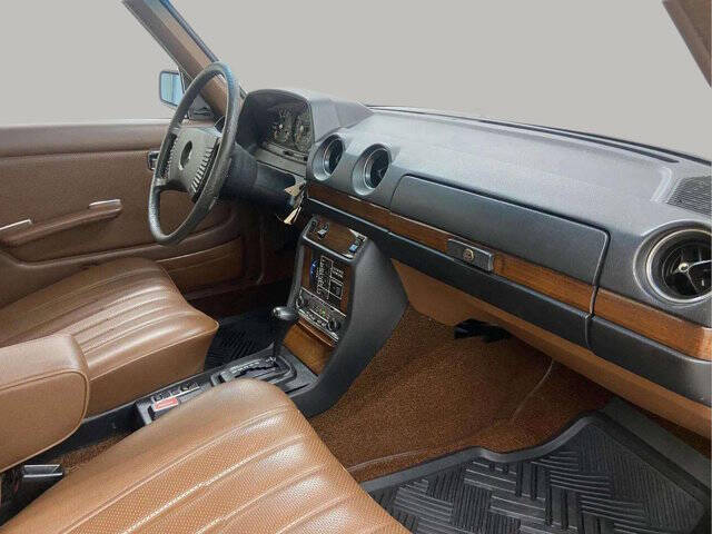 1977 Mercedes-Benz 300-Class