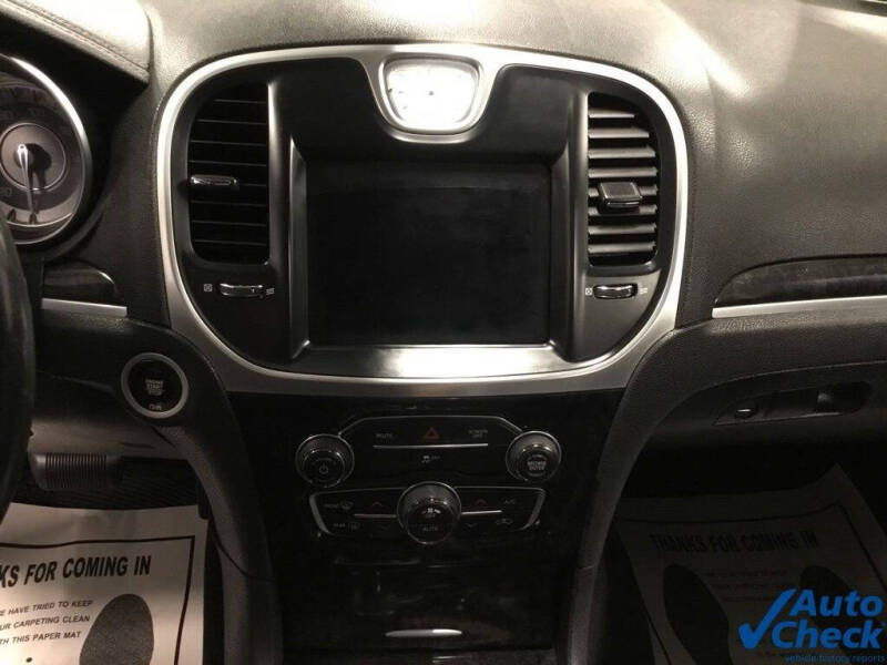 2017 Chrysler 300 C