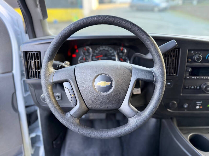 2025 Chevrolet Express 2500