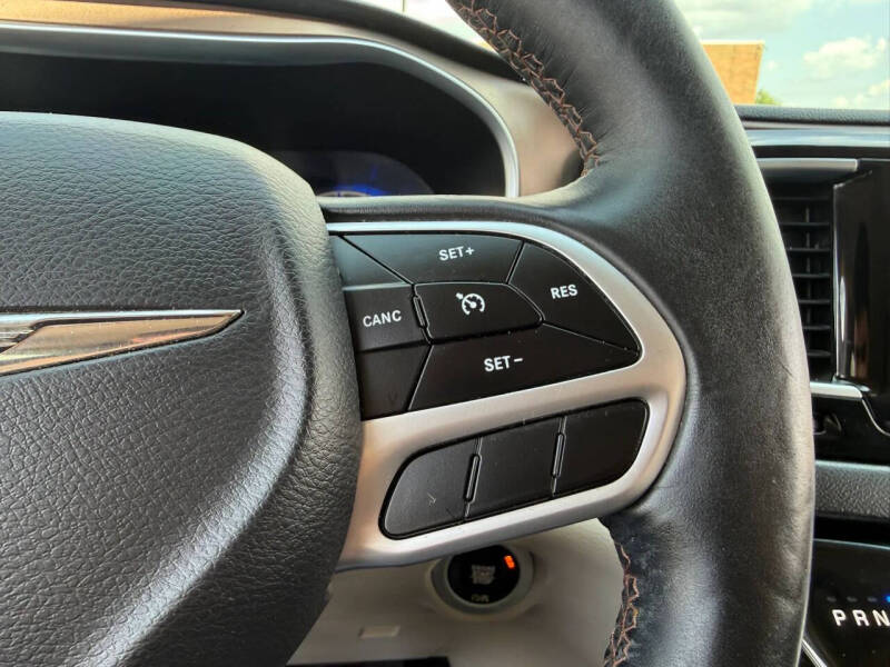 2017 Chrysler Pacifica Touring-L Plus