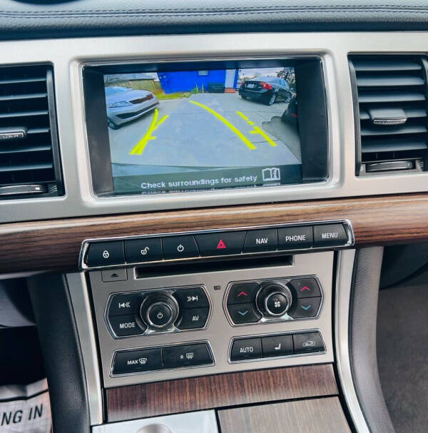 2015 Jaguar XF 2.0T Premium