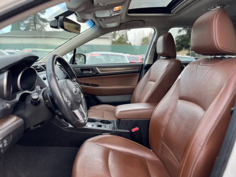 2017 Subaru Outback Touring photo 10