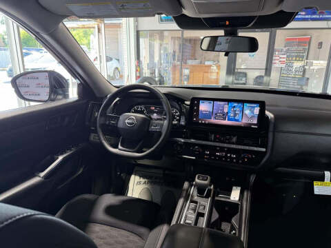 2026 Nissan Pathfinder SV