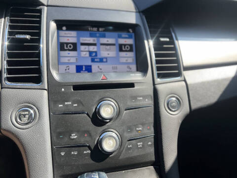 2018 Ford Taurus SEL