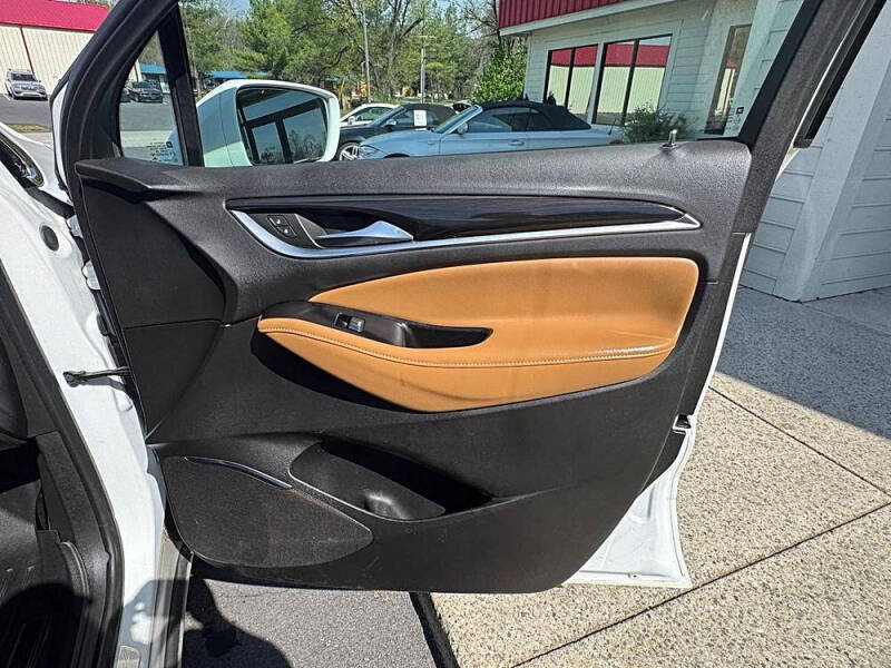 2020 Buick Enclave Essence