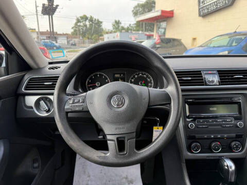 2014 Volkswagen Passat 1.8T S PZEV