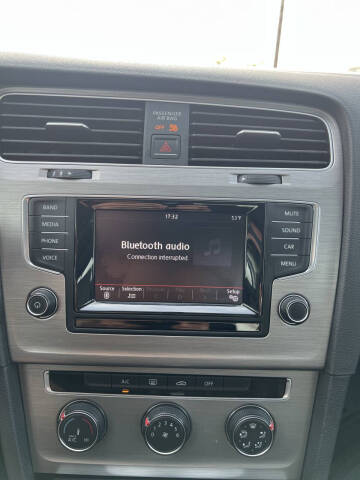 2015 Volkswagen Golf TSI S