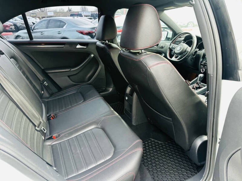 2017 Volkswagen Jetta 2.0T GLI