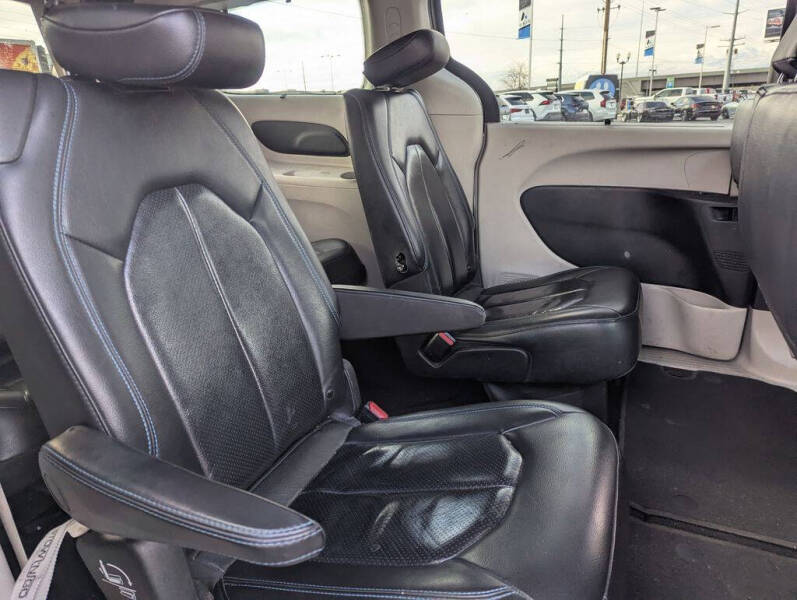 2021 Chrysler Pacifica Touring L