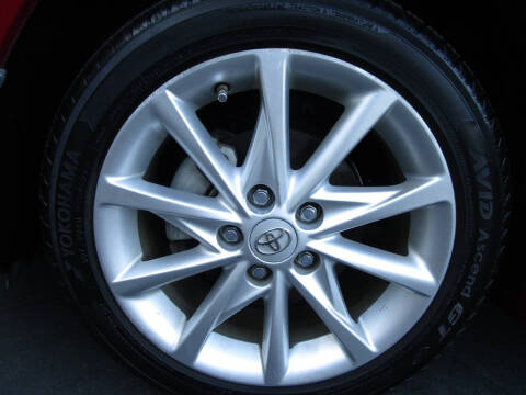 2014 Toyota Prius v Three