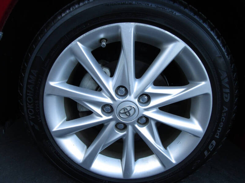 2014 Toyota Prius v Three