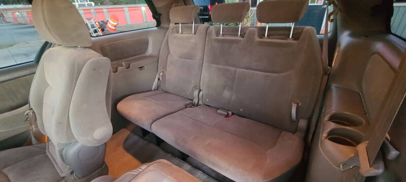 2010 Toyota Sienna LE 7-Passenger