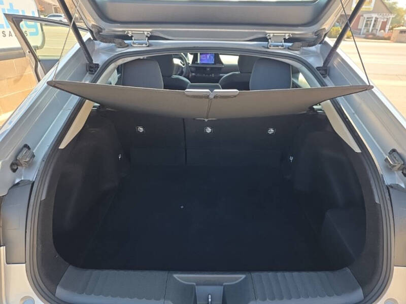 2024 Toyota Prius LE