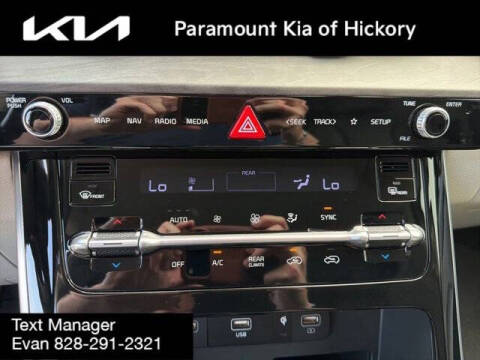 2024 Kia Carnival EX