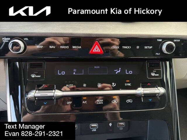 2024 Kia Carnival EX