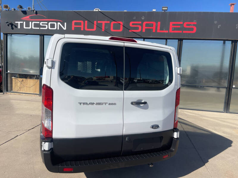 Image 8 of 2019 Ford Transit 250