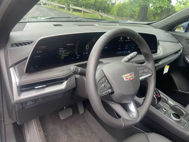 2025 Cadillac XT4 Premium Luxury