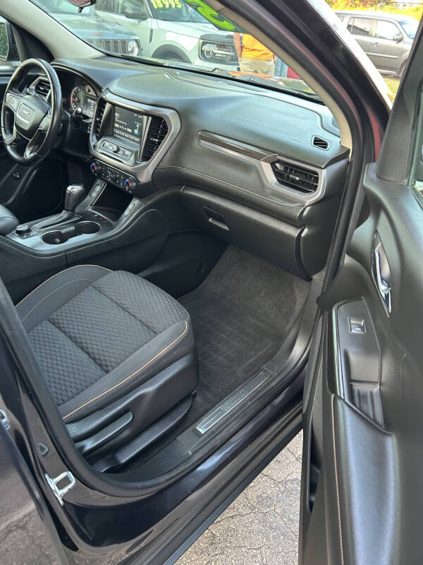 2017 GMC Acadia SLE-2