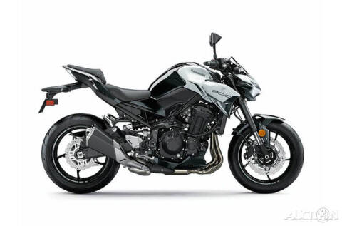 Kawasaki Z900 Image