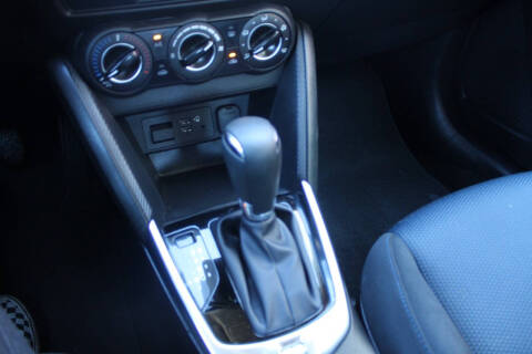 2020 Toyota Yaris Hatchback LE