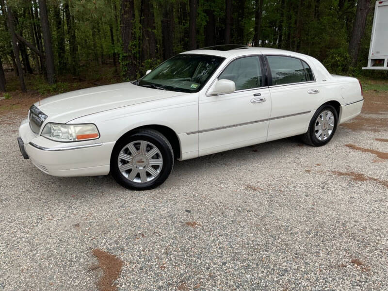 2004 Lincoln Town Car Ultimate photo 30